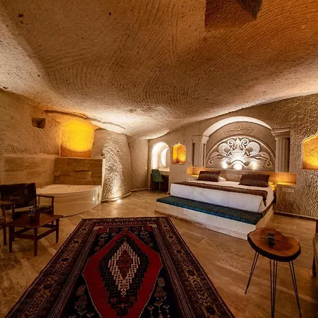 Farmer Cave House Отель *