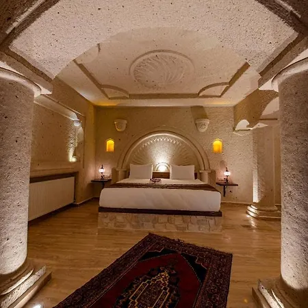 Farmer Cave House Hotel *