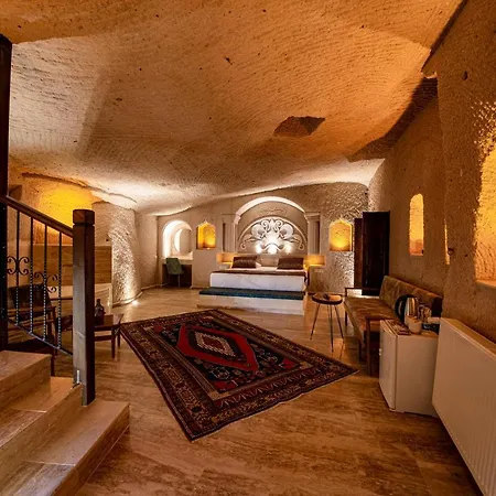 מלון Farmer Cave House אורגופ