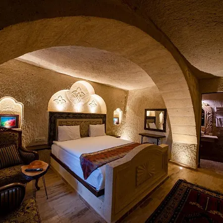 מלון Farmer Cave House אורגופ