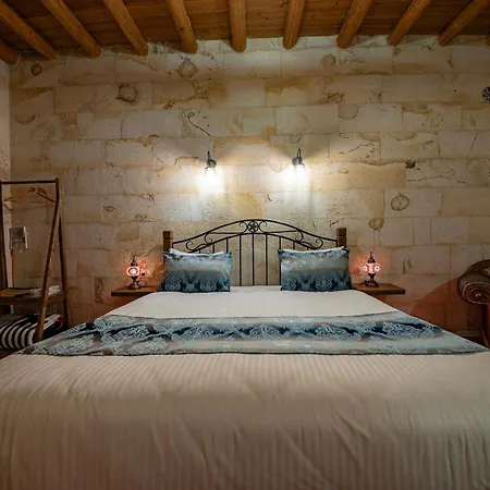 Farmer Cave House Отель