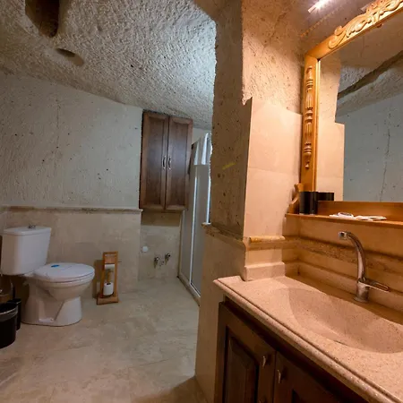 Farmer Cave House Hotel *