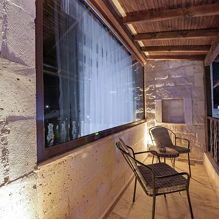 Farmer Cave House Hotel *