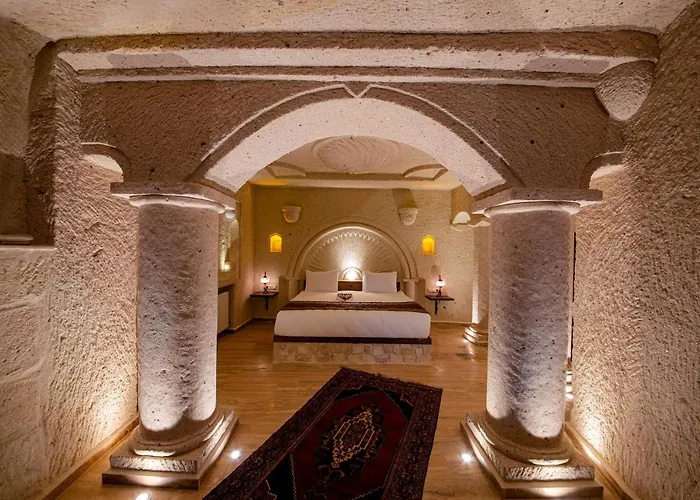 Farmer Cave House Hotel *