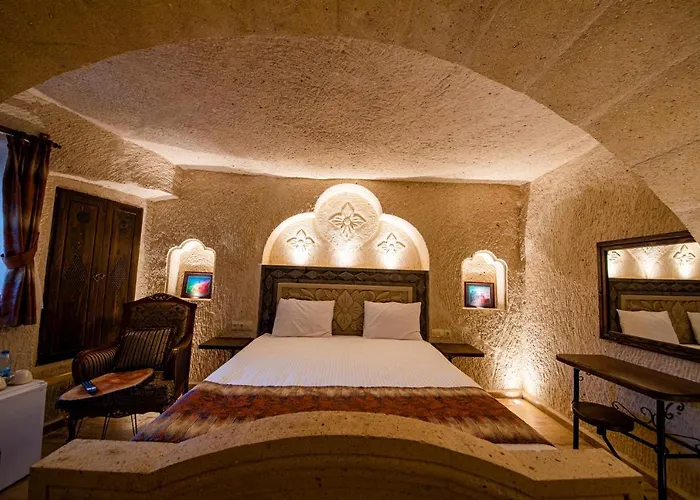 Farmer Cave House Hotel *