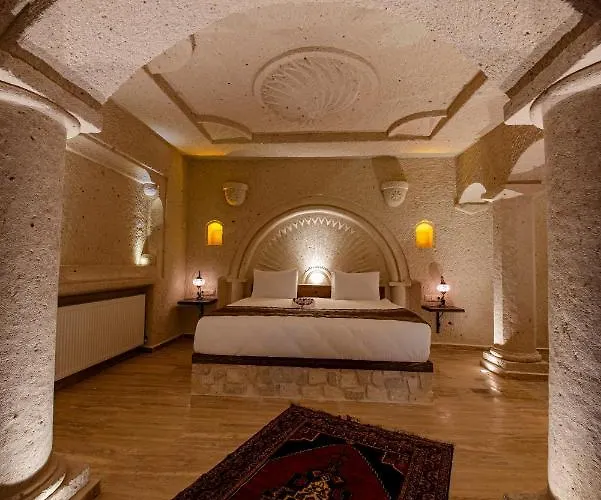 Farmer Cave House Hotel *