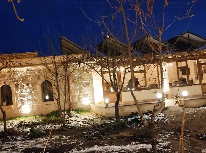 Farmer Cave House Hotel *